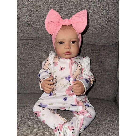 20-inch Cute Soft Cloth Body Vinyl Realistic Reborn Baby Doll with Set